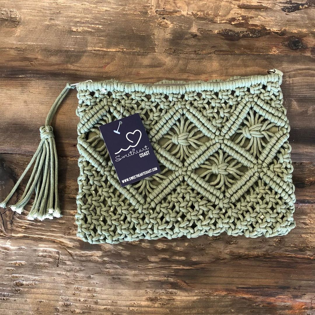 silver green  knit women bag with diamond and chain patterns